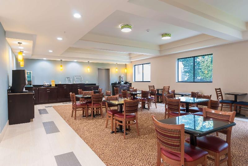 Days Inn by Wyndham Tamworth image