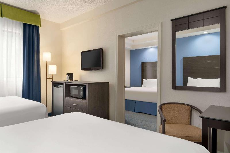 Days Inn by Wyndham Tamworth image