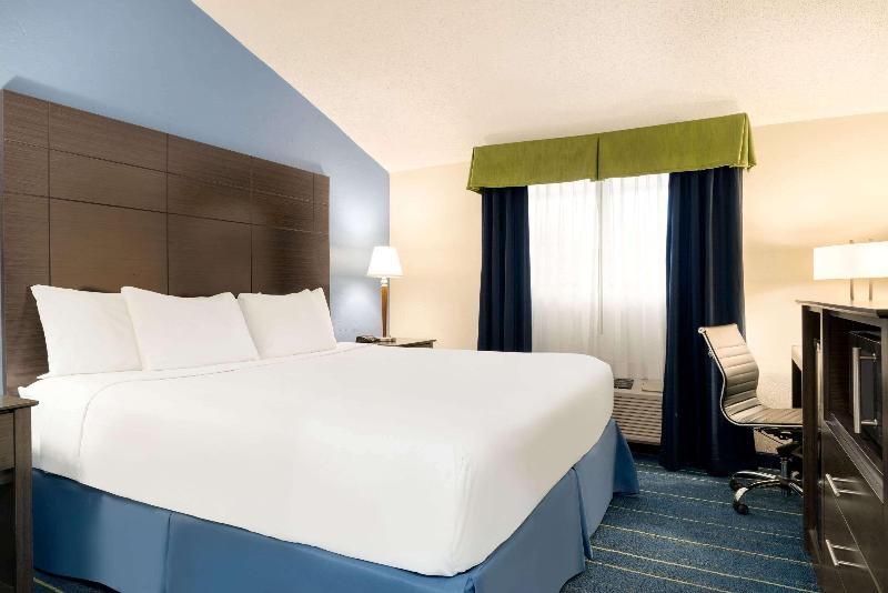 Days Inn by Wyndham Tamworth image