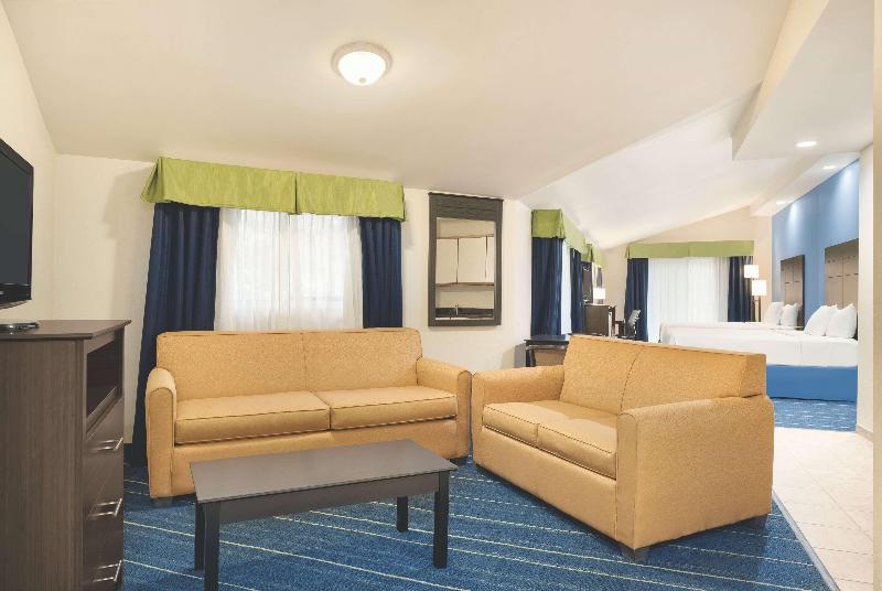 Days Inn by Wyndham Tamworth image