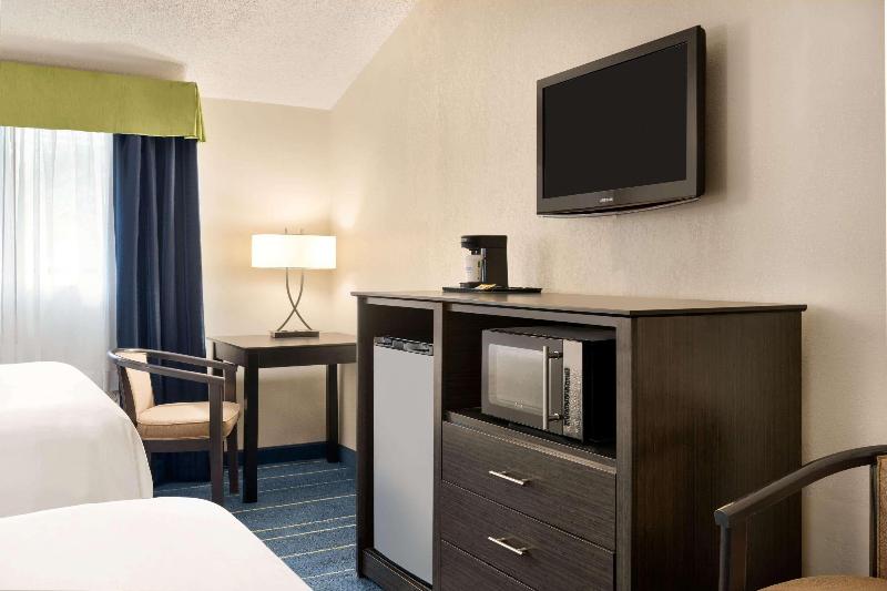 Days Inn by Wyndham Tamworth image