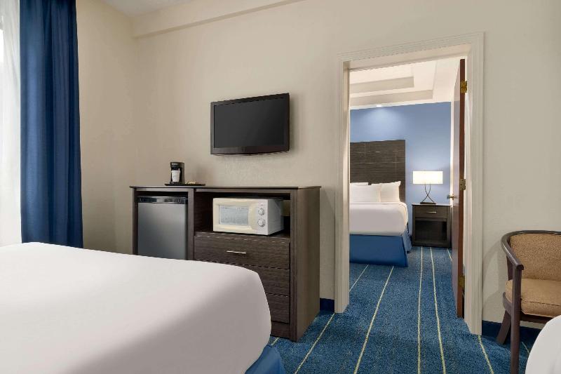 Days Inn by Wyndham Tamworth image
