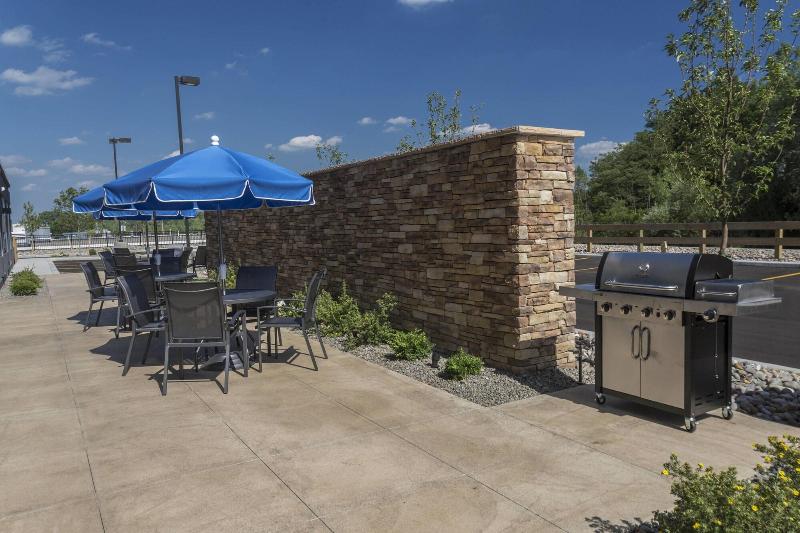 Fairfield Inn & Suites Geneva Finger Lakes image