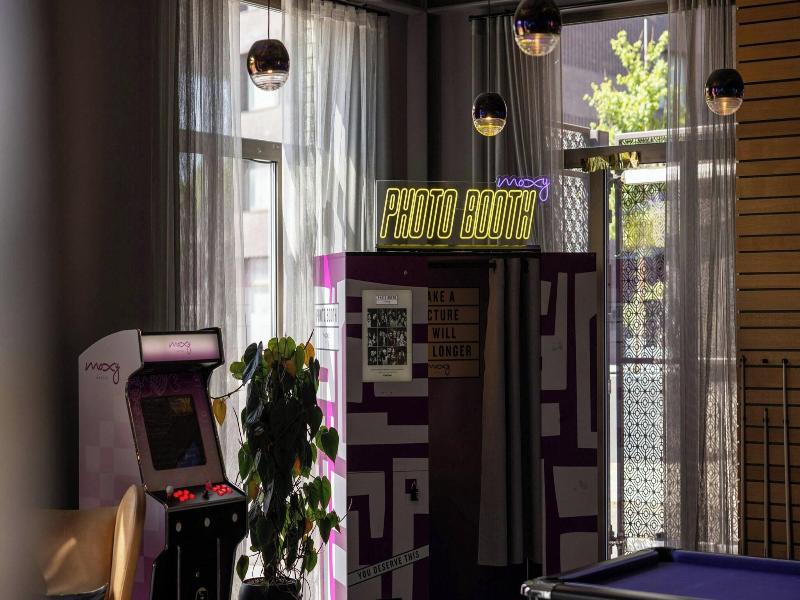 Moxy London Excel image