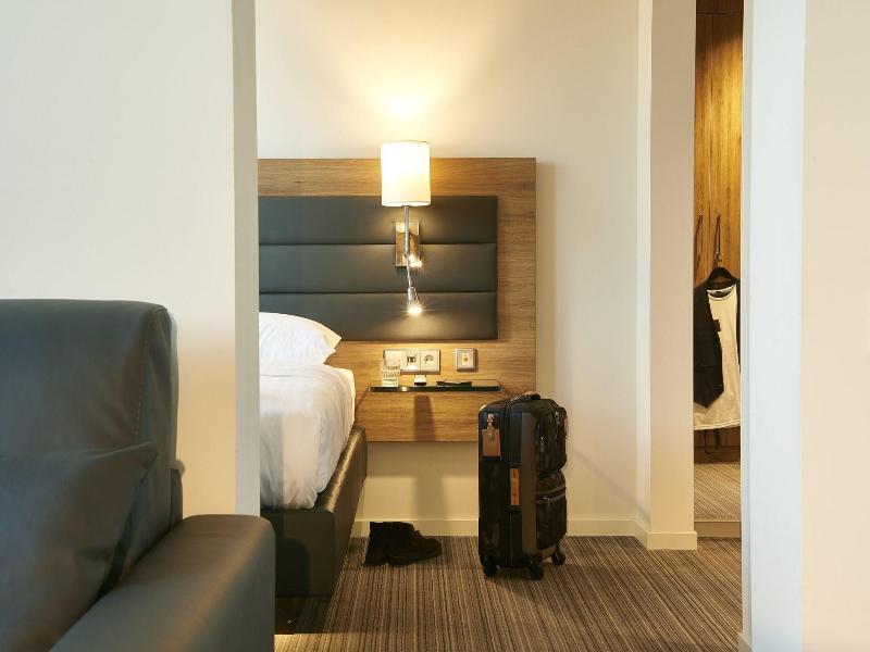 Moxy London Excel image