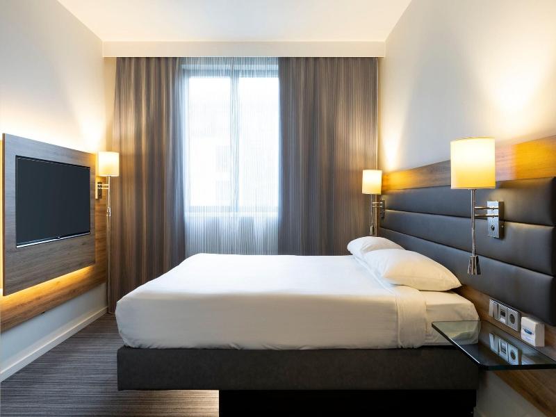 Moxy Aberdeen Airport image