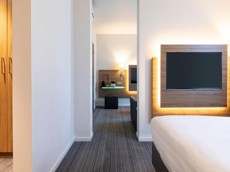 Moxy Aberdeen Airport image