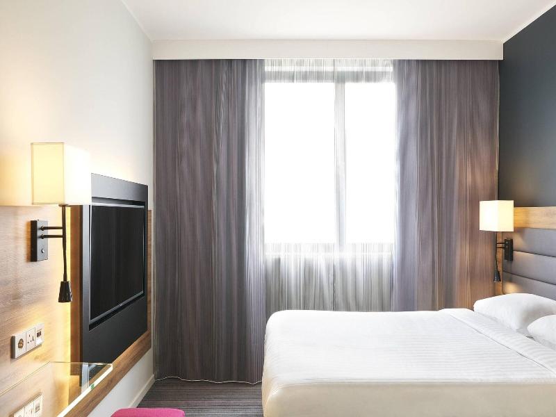 Moxy Aberdeen Airport image
