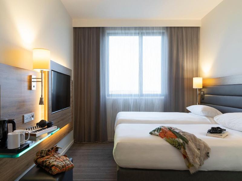 Moxy Aberdeen Airport image