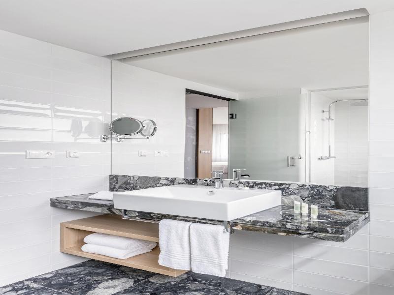 Courtyard by Marriott Brno image