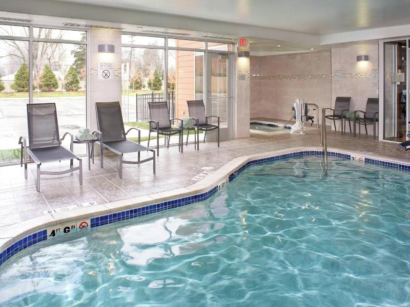 Fairfield Inn & Suites Detroit Troy image