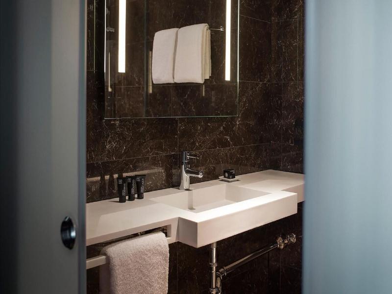 AC Hotel Santiago Costanera Center image