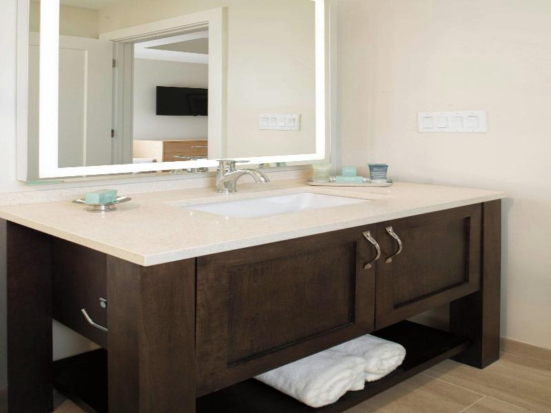Waterline Marina Resort&Beach,Autograph Collection image