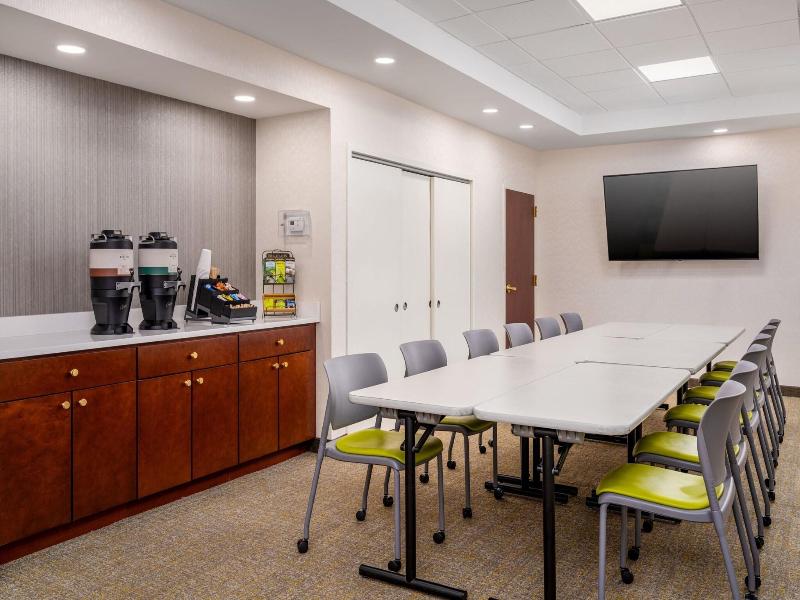 Holiday Inn Express & Suites Sarasota Bradenton image