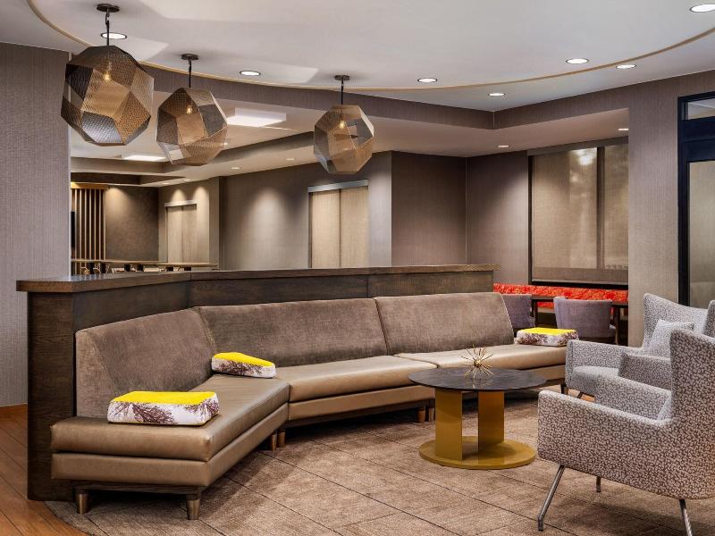 Holiday Inn Express & Suites Sarasota Bradenton image