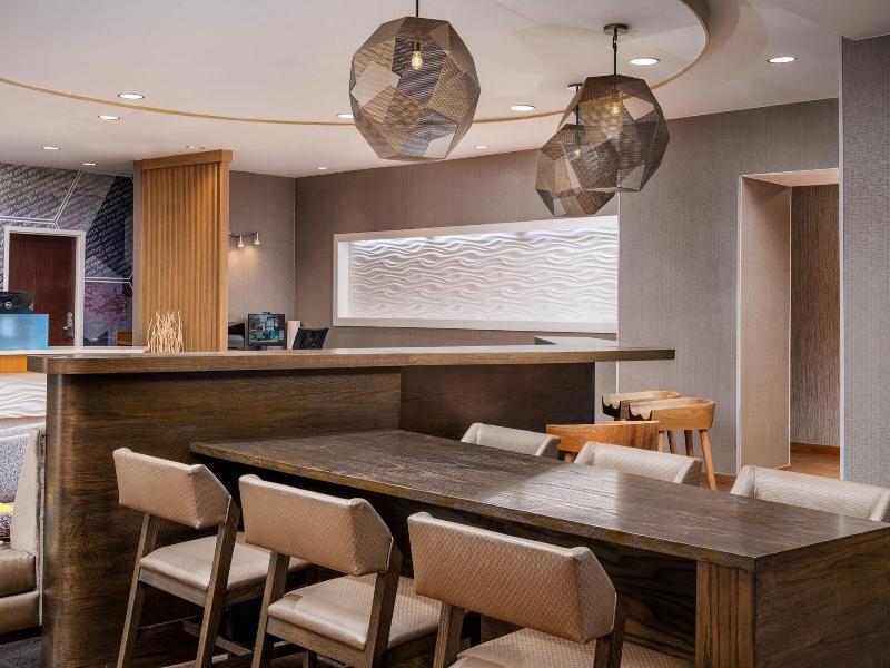 Holiday Inn Express & Suites Sarasota Bradenton image