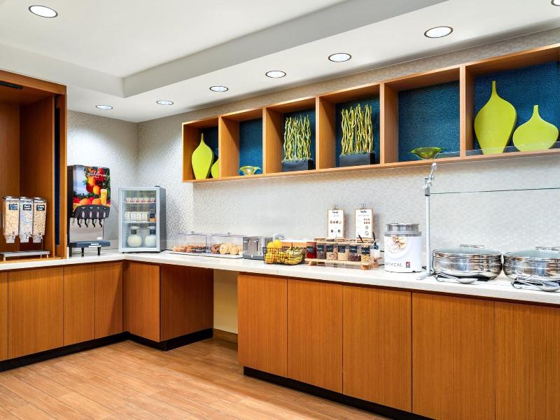 Holiday Inn Express & Suites Sarasota Bradenton image