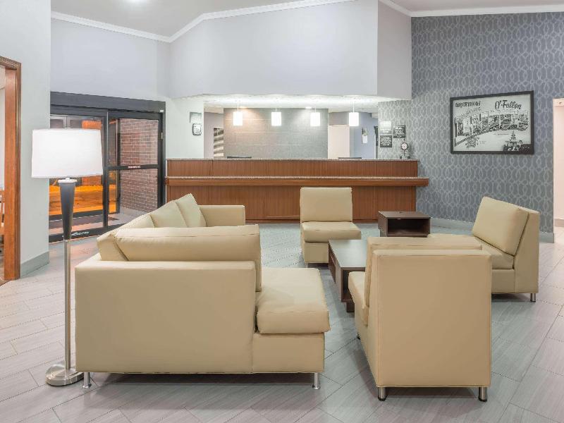Super 8 by Wyndham O'Fallon image