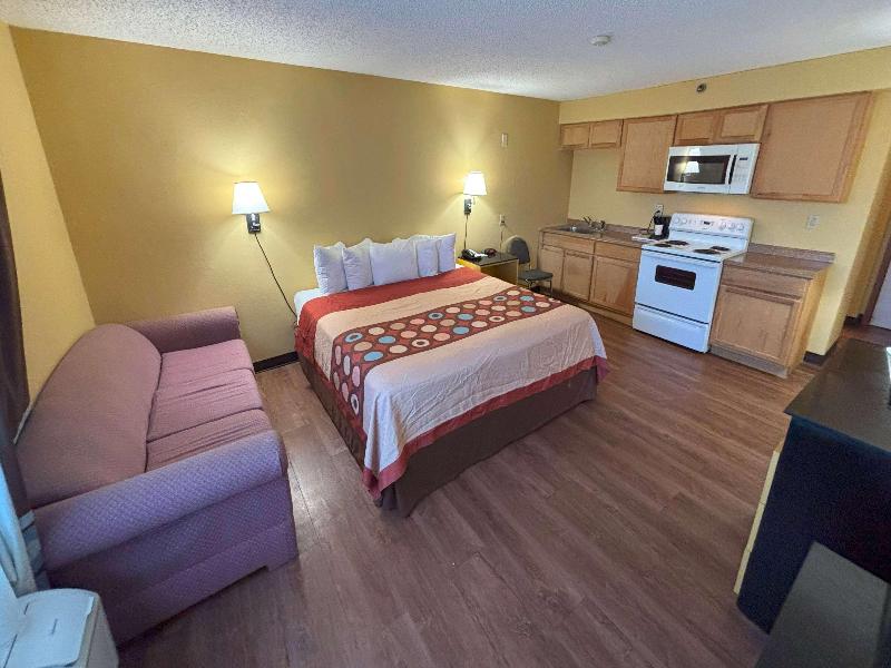 Super 8 by Wyndham O'Fallon image