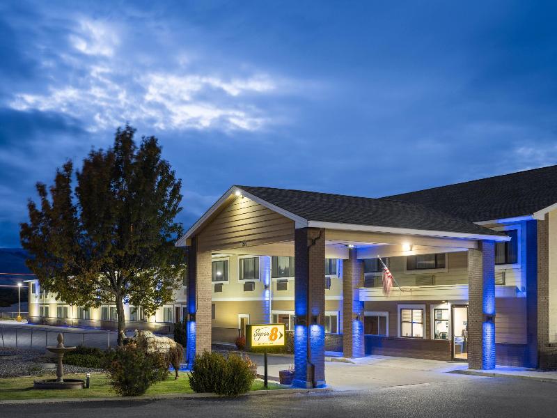 Super 8 by Wyndham Baker City image
