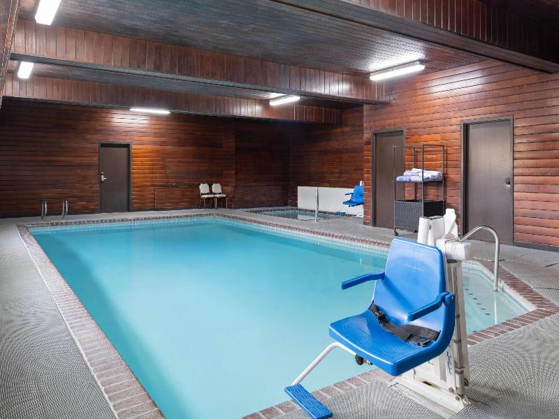 Super 8 by Wyndham Baker City image