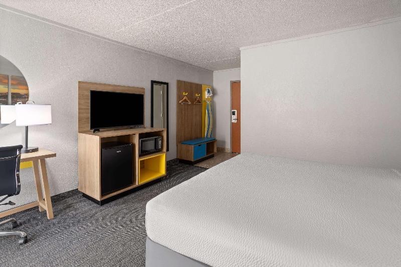 Days Inn By Wyndham Ann Arbor image