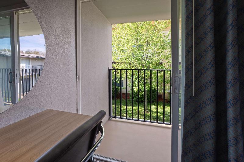 Days Inn By Wyndham Ann Arbor image