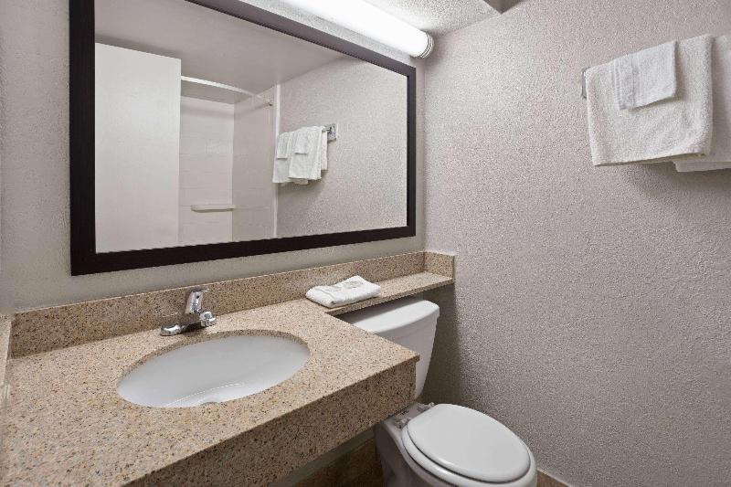 Days Inn By Wyndham Ann Arbor image