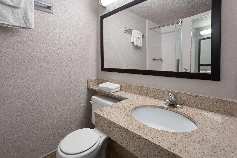 Days Inn By Wyndham Ann Arbor image