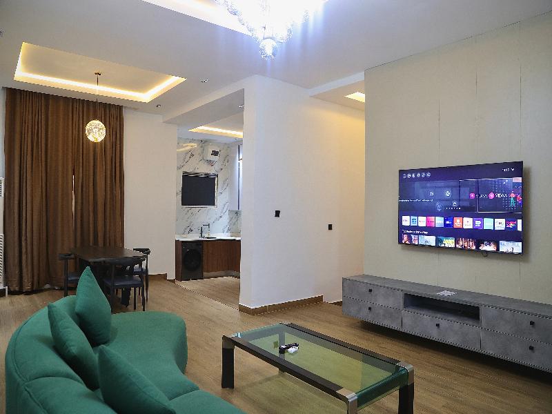 Bolton White Residence image