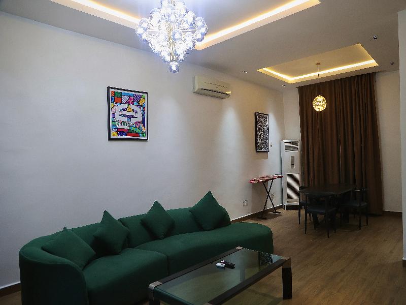 Bolton White Residence image
