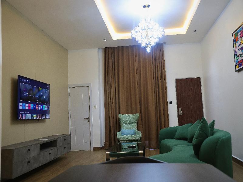 Bolton White Residence image