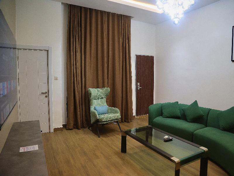 Bolton White Residence image