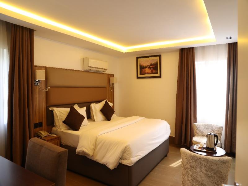 Bolton White Residence image