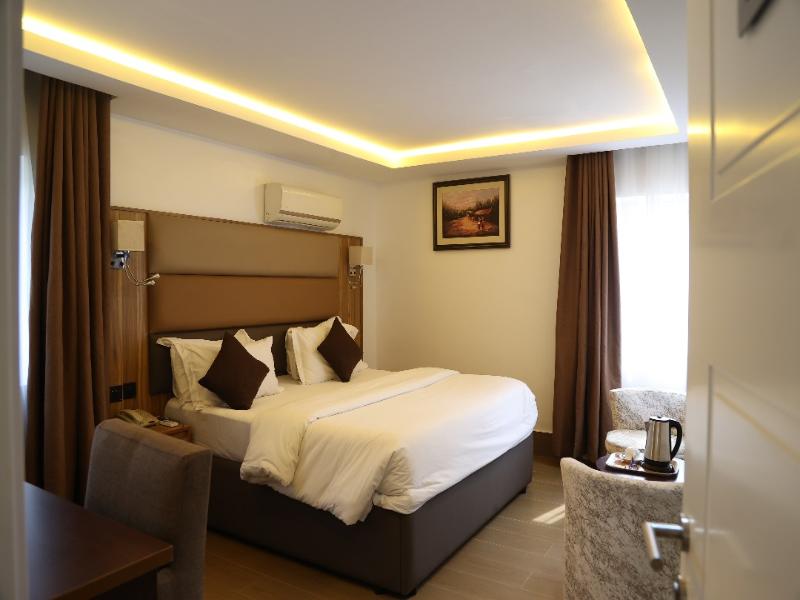 Bolton White Residence image
