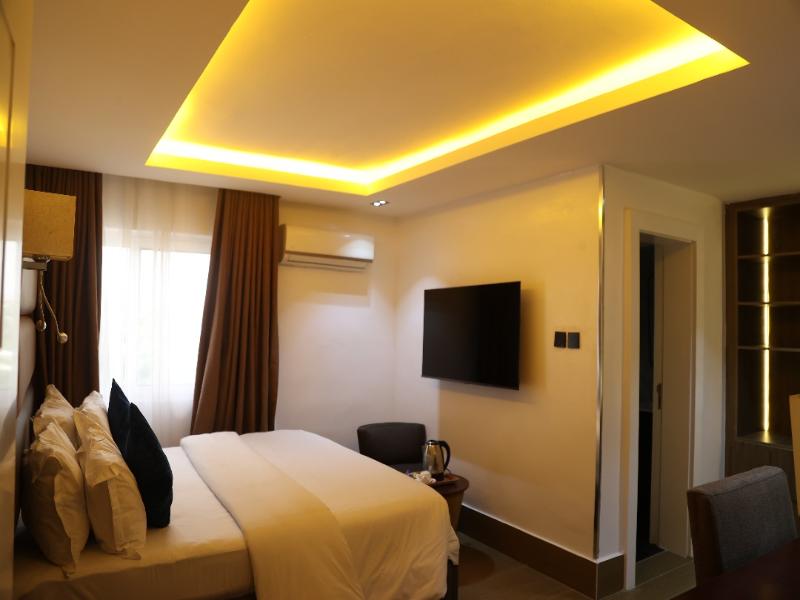Bolton White Residence image