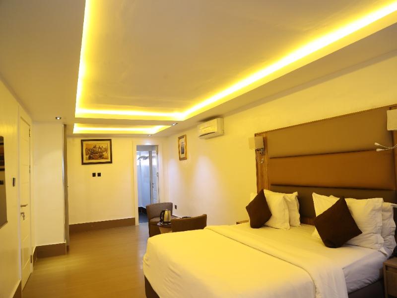 Bolton White Residence image
