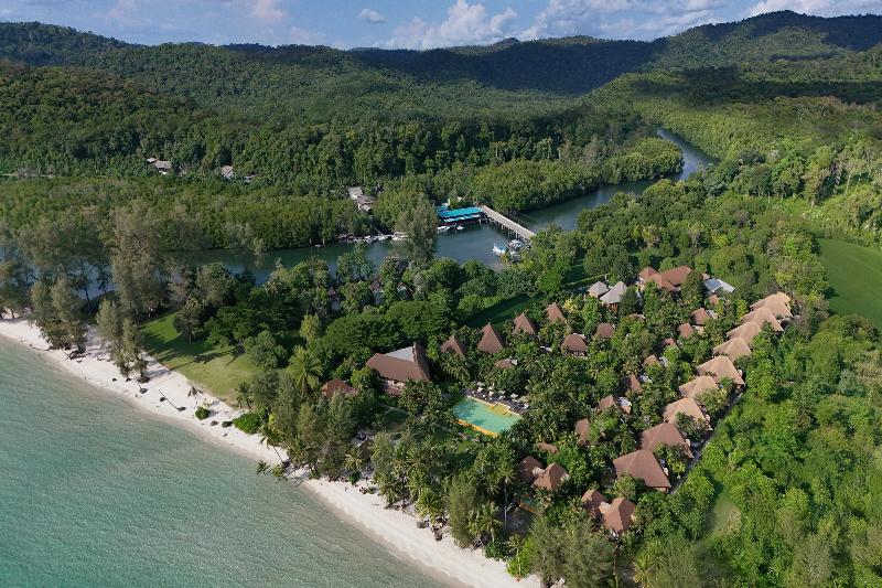 High Season Pool Villa & Spa