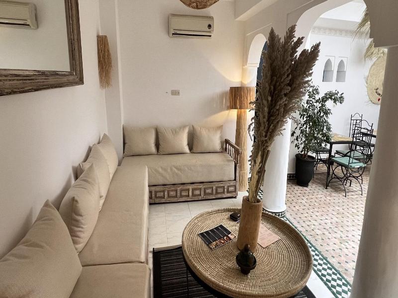 Riad Sarah et Sabrina image
