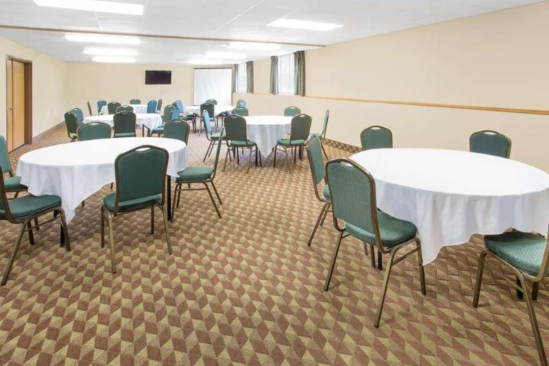 Super 8 by Wyndham Darlington image