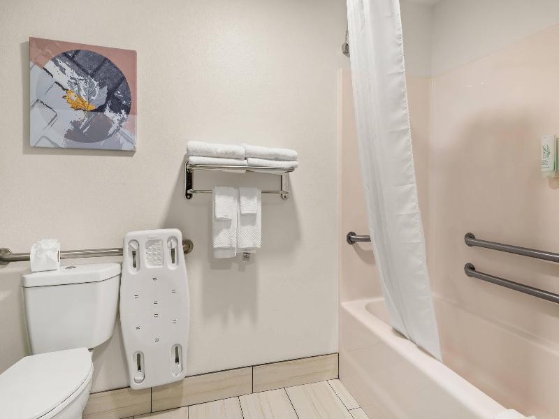 Rodeway Inn Verona WI image