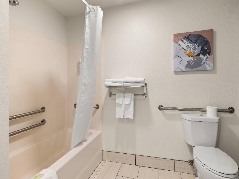 Rodeway Inn Verona WI image