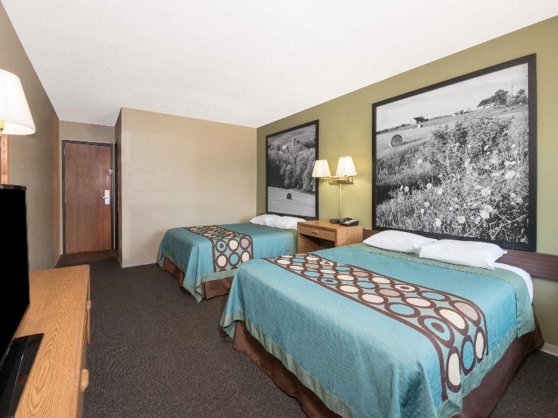 Super 8 by Wyndham Milbank SD image