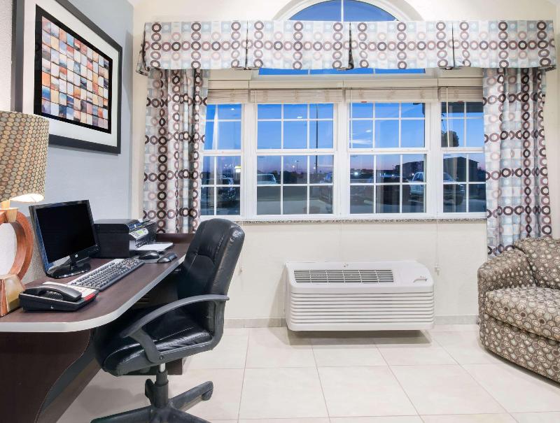 Microtel Inn & Suites By Wyndham Stanley image