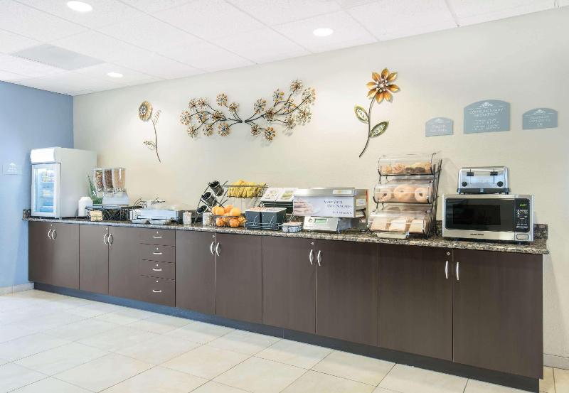 Microtel Inn & Suites By Wyndham Stanley image