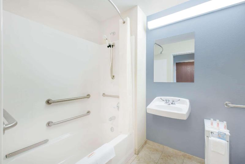 Microtel Inn & Suites By Wyndham Stanley image
