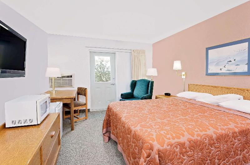 Super 8 by Wyndham Cut Bank image