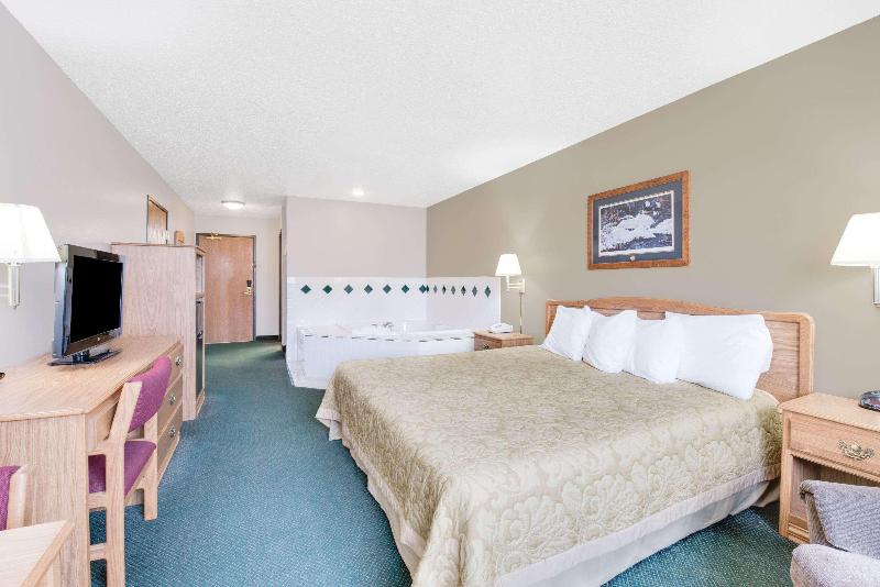 Super 8 By Wyndham Sisseton image 1