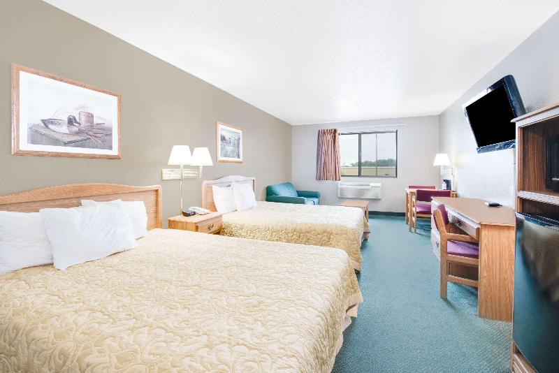 Super 8 By Wyndham Sisseton image