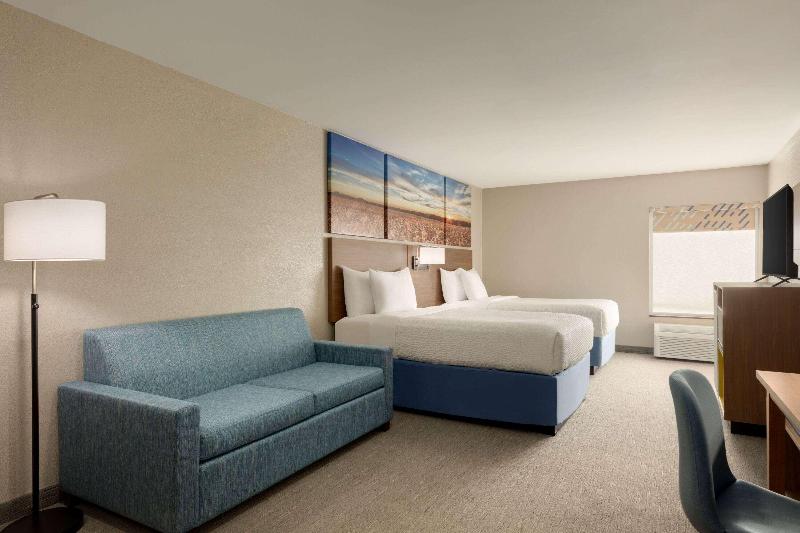Days Inn by Wyndham Hillsboro image 5